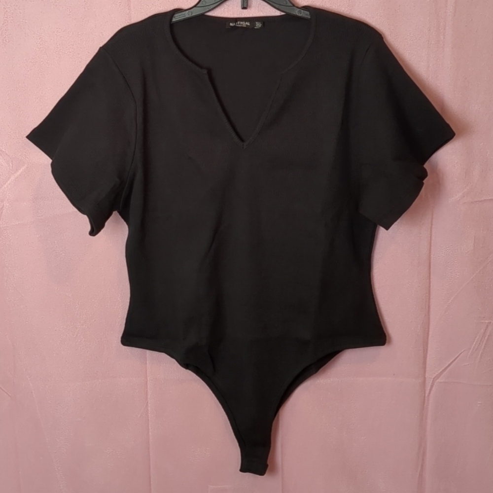 Nasty Gal Black Ribbed Notch V Neck Short Sleeve Bodysuit size 20